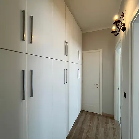 Vittore 11 Square